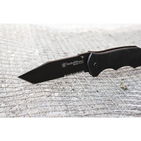Smith & Wesson&reg; Border Guard&reg; Tanto Folding Knife