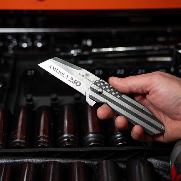 America 250 Folding Knife