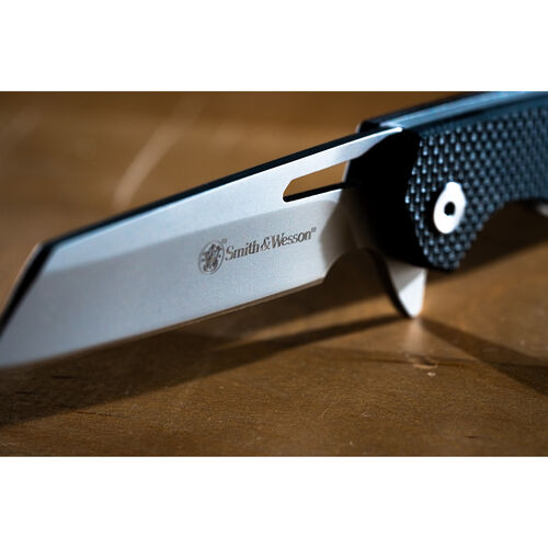 Smith & Wesson's Sideburn pocket knife packs a 3-inch blade with